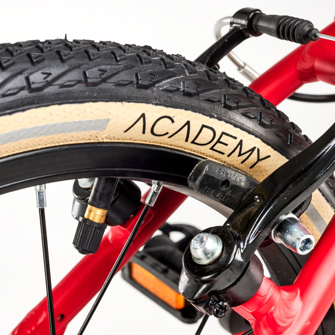 ACADEMY Grade 3 16" Red (2026)