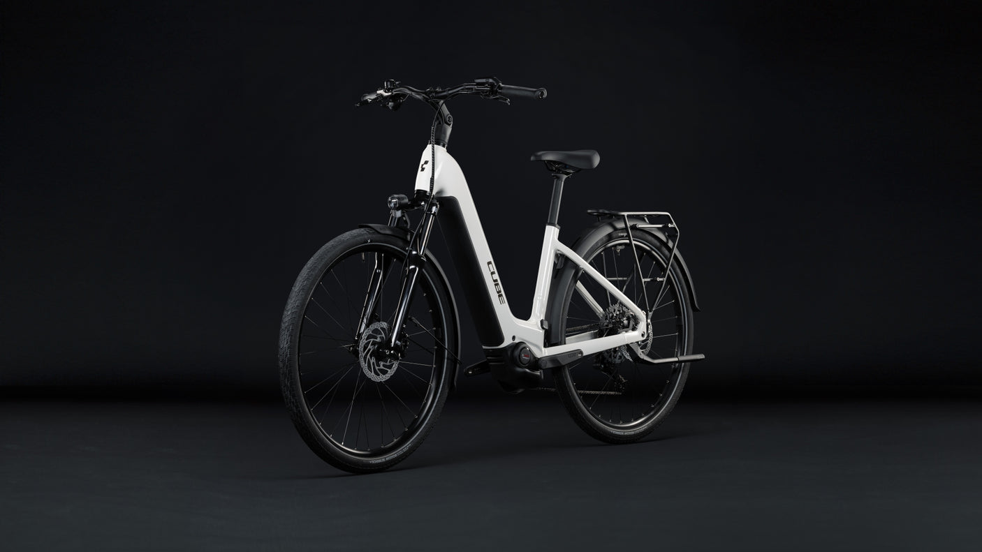 Cube Touring Hybrid ONE 600 Easy Entry metallicwhite´n´chrome (2027)