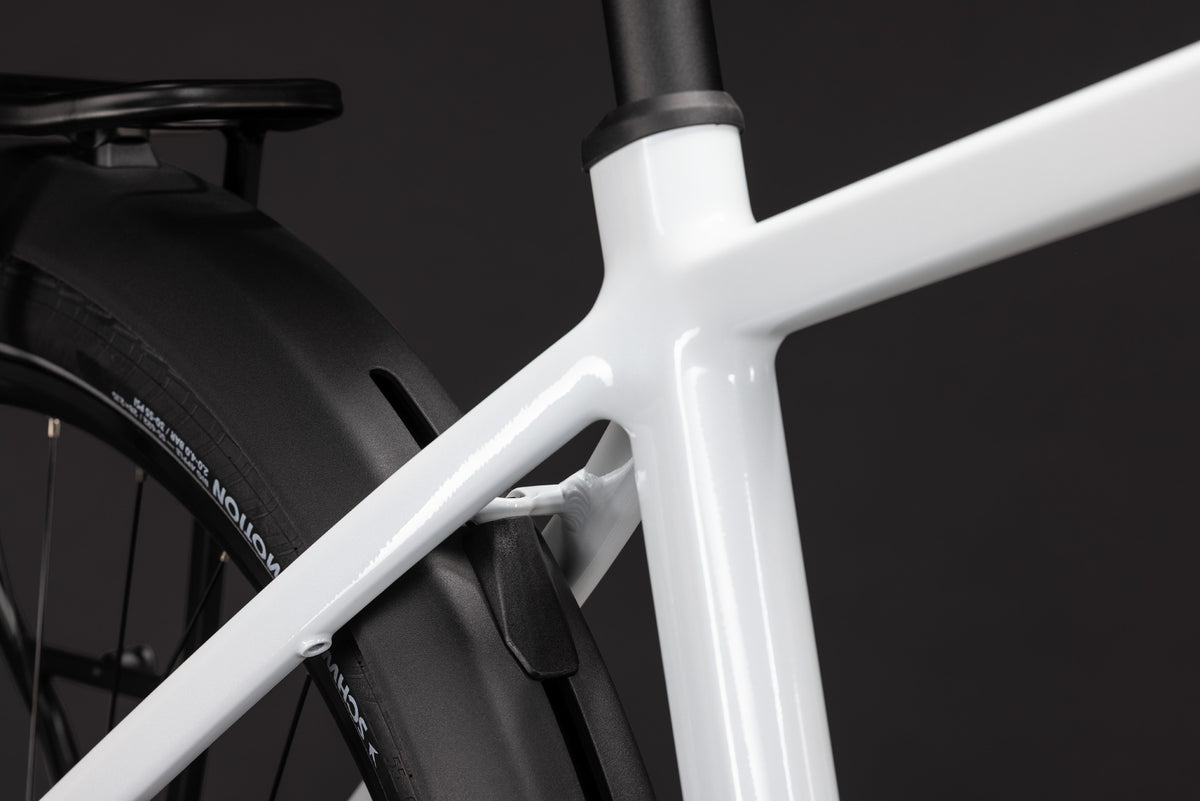 Cube Touring Hybrid ONE 600 Diamant metallicwhite´n´chrome (2027)