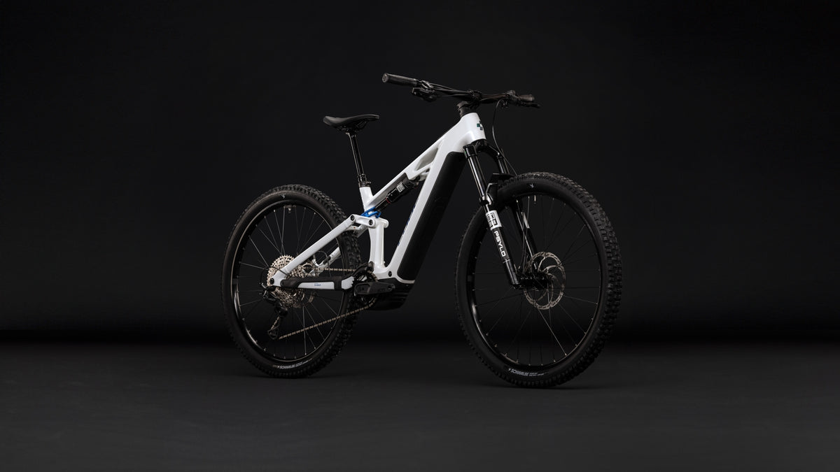 Cube Stereo Hybrid ONE44 HPC Pro 800  metallicwhite´n´blue (2027)