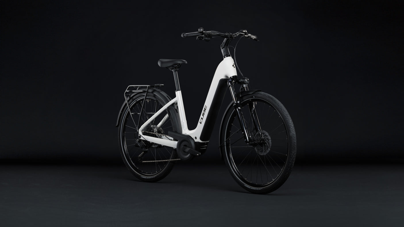 Cube Touring Hybrid ONE 600 Easy Entry metallicwhite´n´chrome (2027)